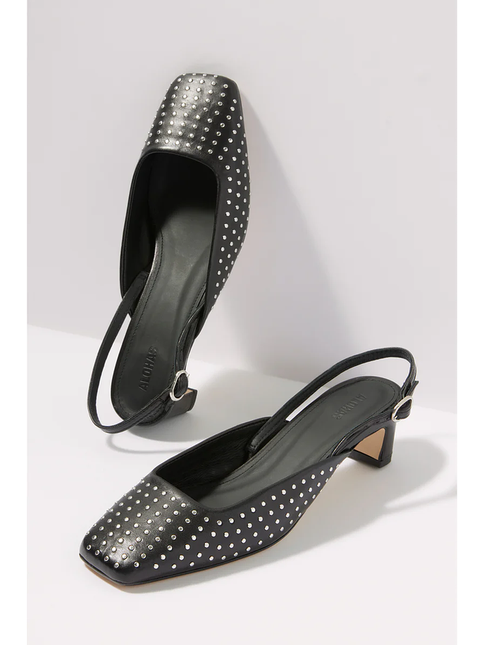 puntas negras con tachas  11