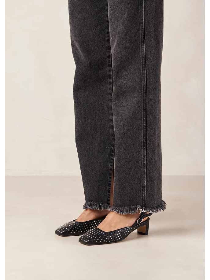 puntas negras con tachas  13