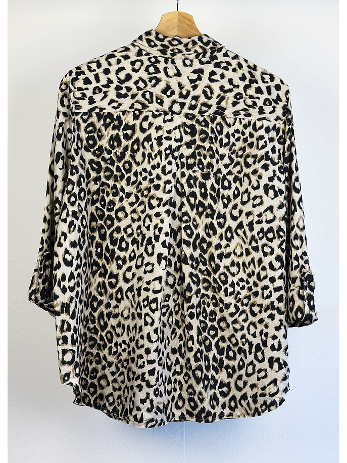 Camisa de lino animal print 3