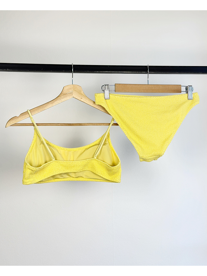 Bikini amarillo textura 3