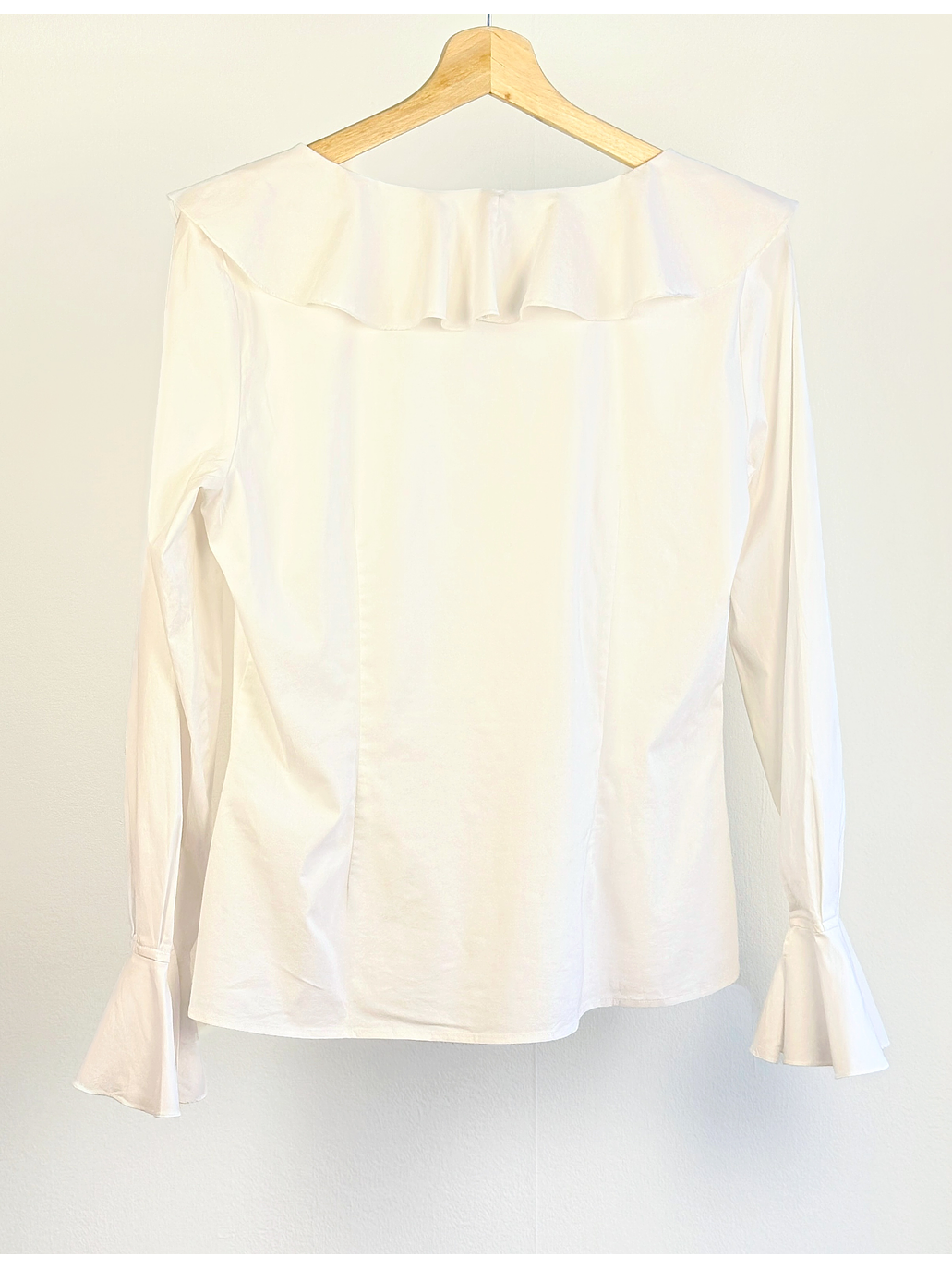 Camisa blanca vuelos 3