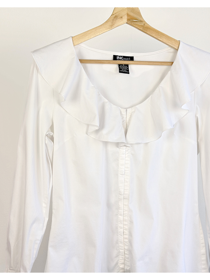 Camisa blanca vuelos 2