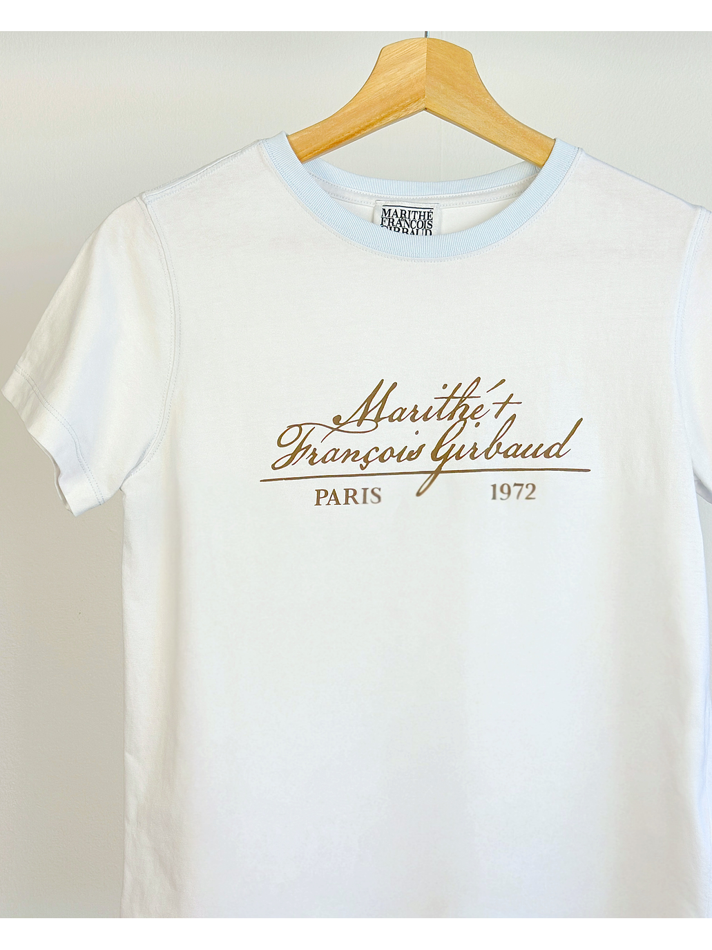 Polera blanca estampada  2