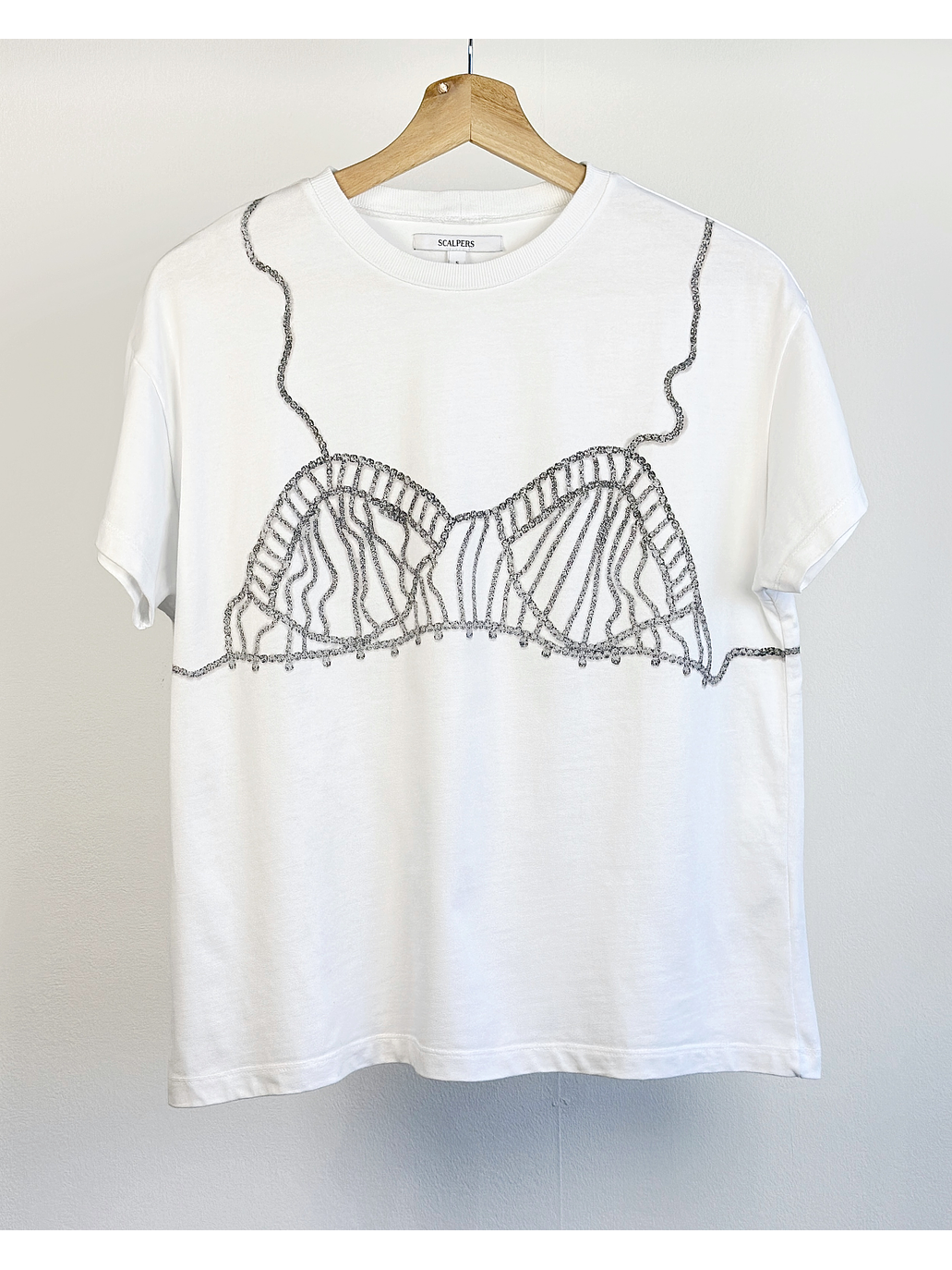 Polera blanca estampada 1