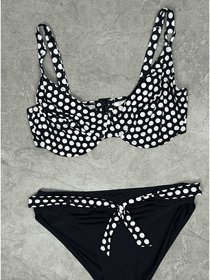 Bikini polka dots