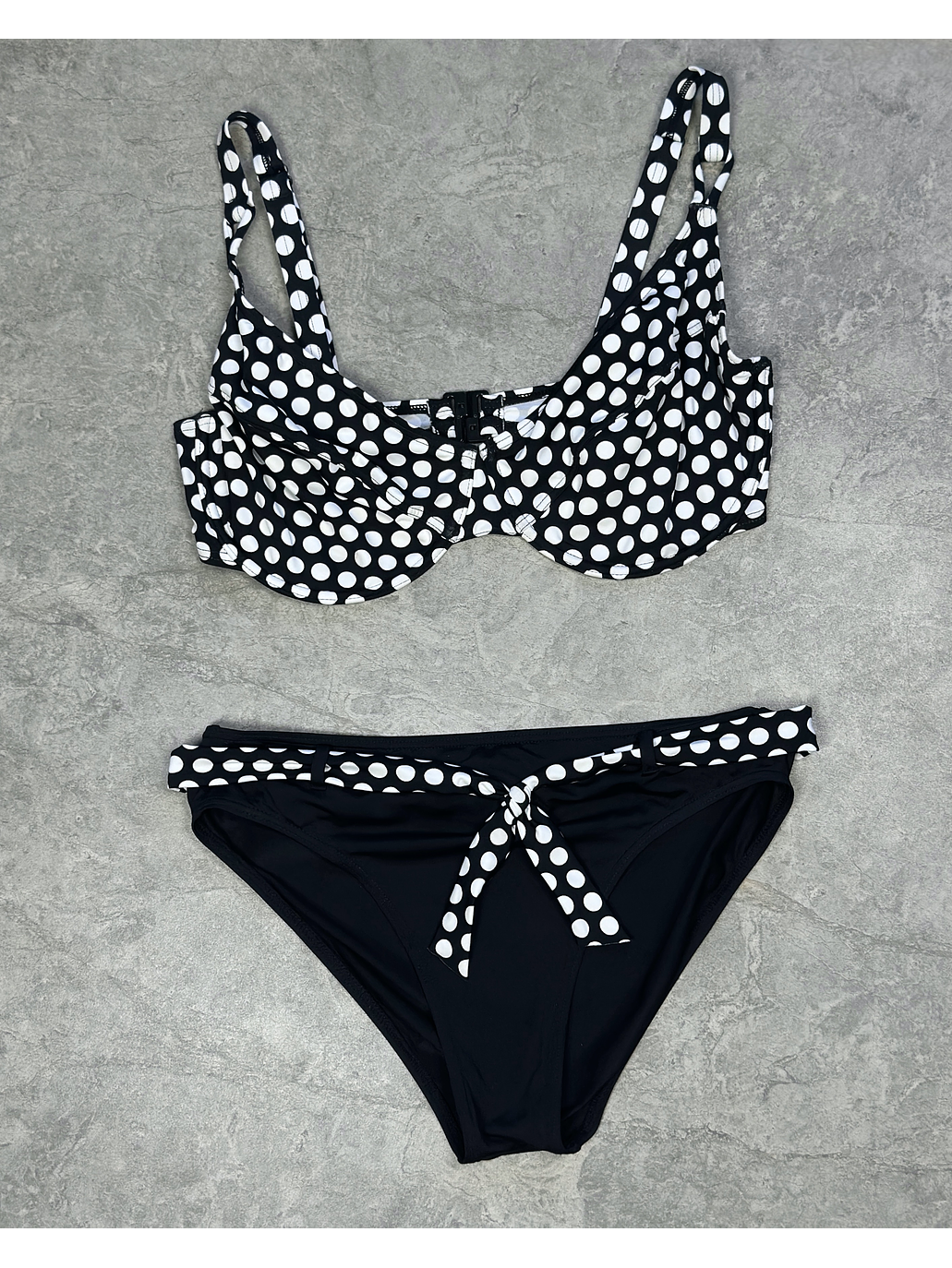 Bikini polka dots 3