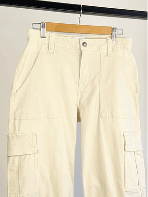 Pantalón cargo crema
