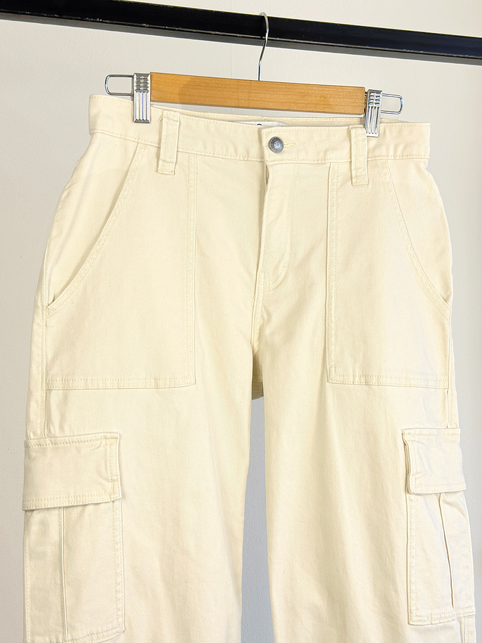 Pantalón cargo crema 2
