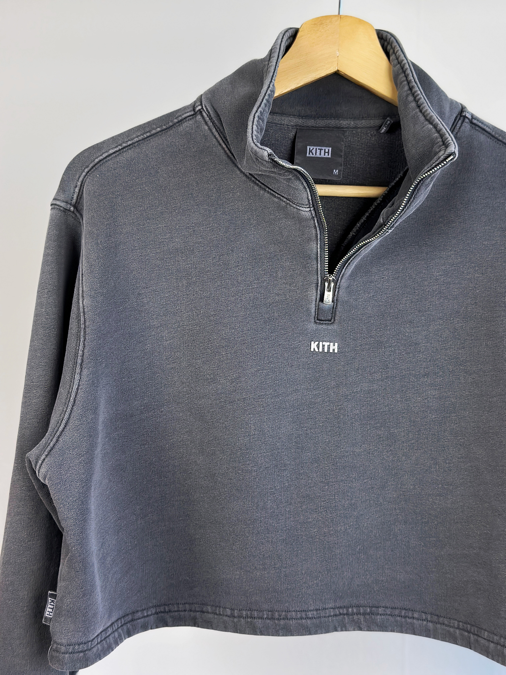 Polerón crop plomo 4