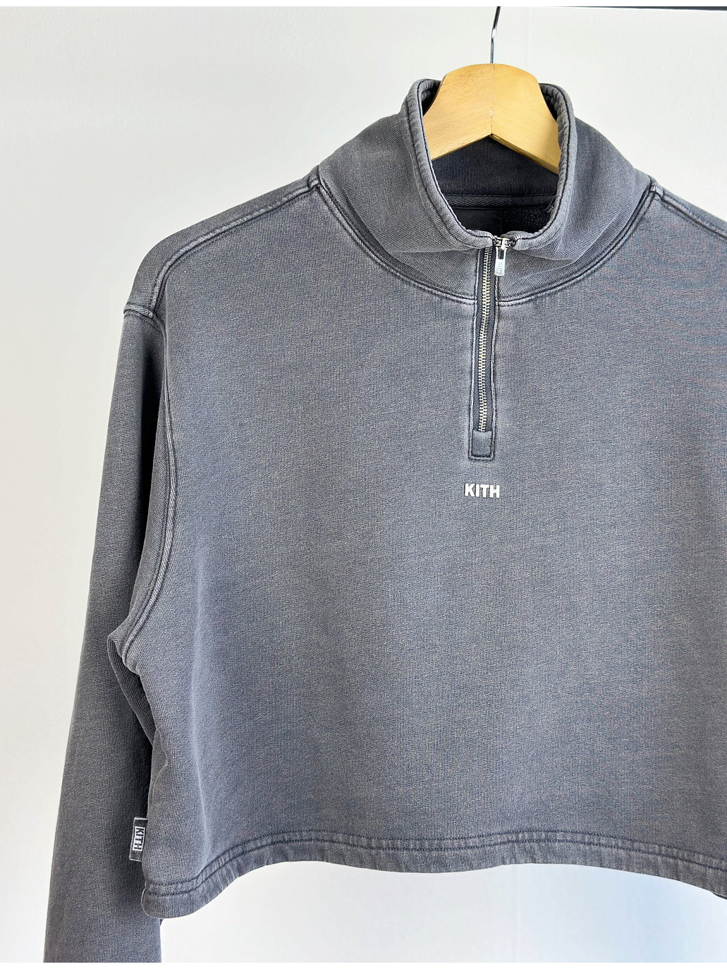 Polerón crop plomo 3