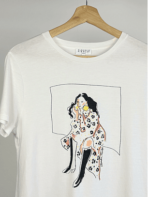 Polera blanca estampada 