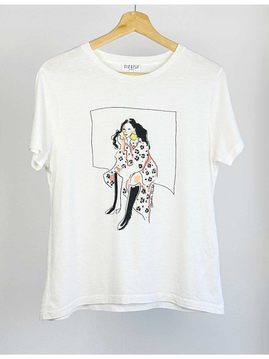 Polera blanca estampada  1