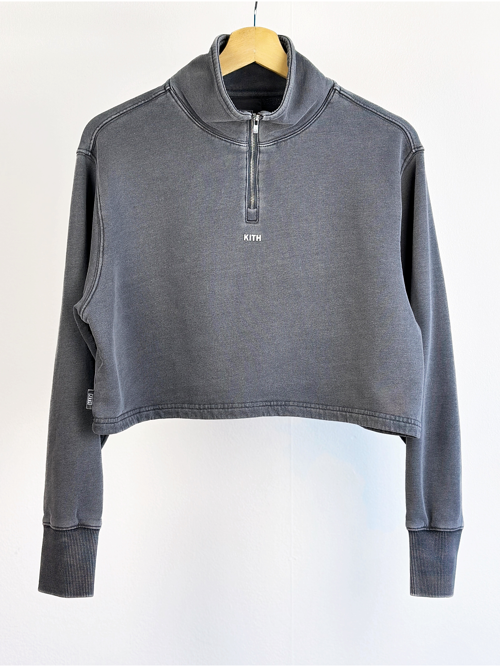 Polerón crop plomo 1