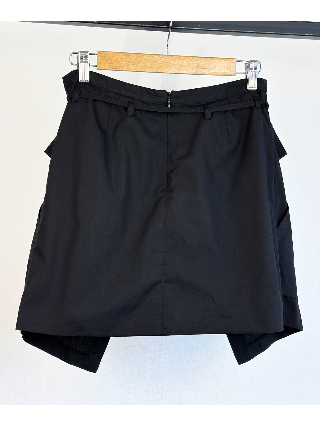 Falda negra tableada doble capa 3