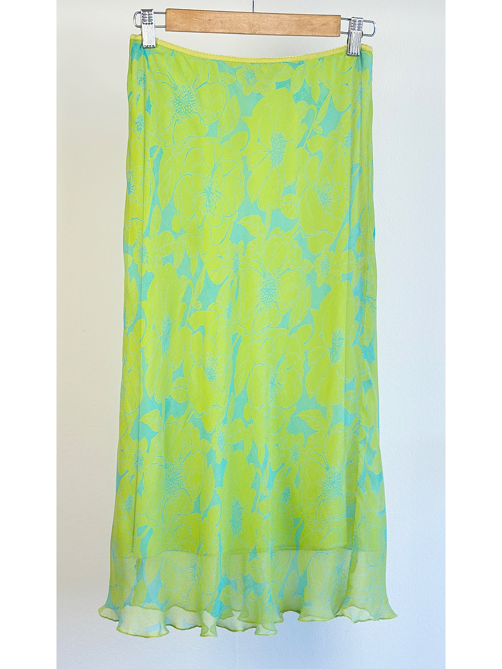 Falda verde de seda 3