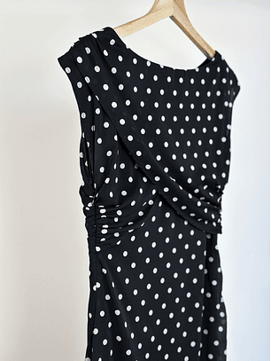 Vestido negro lunares
