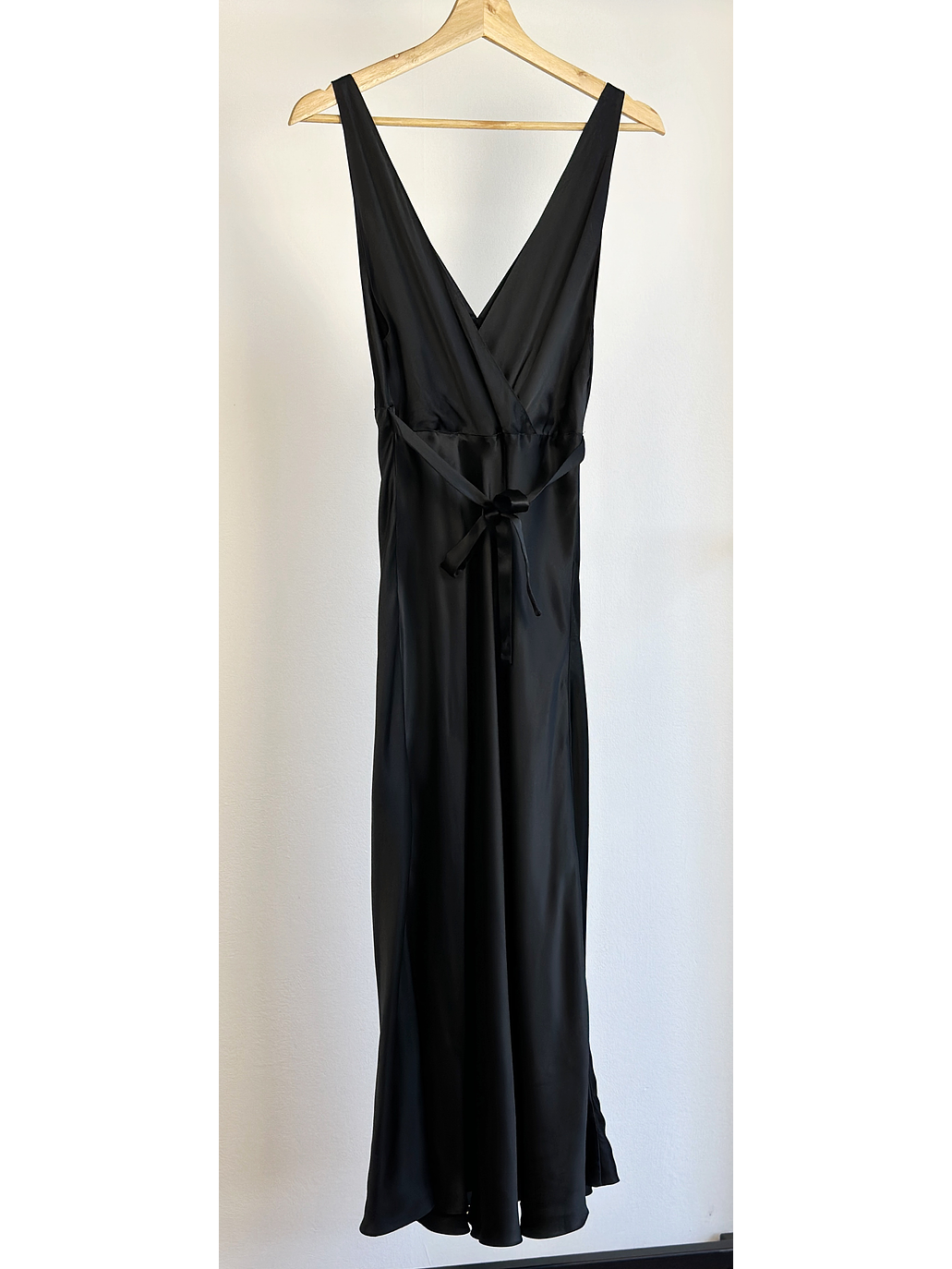 Vestido de seda negro satinado 3