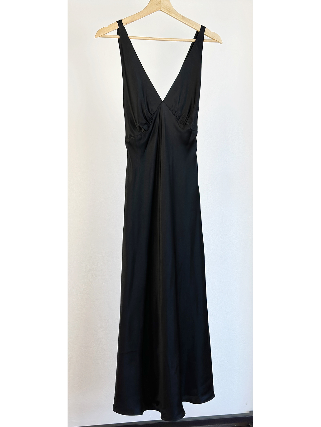 Vestido de seda negro satinado 1