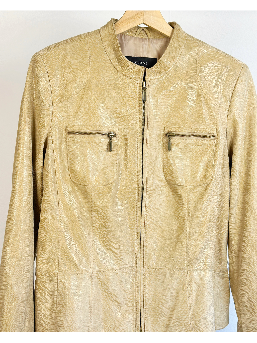 Chaqueta beige de cuero 2