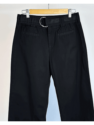 Capri negro con cinturón