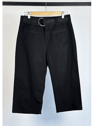 Capri negro con cinturón