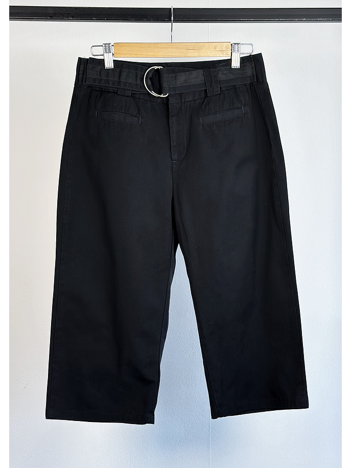 Capri negro con cinturón 1