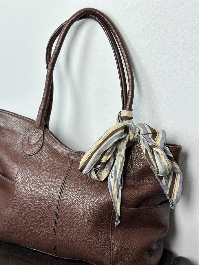 Bolso café de cuero 8