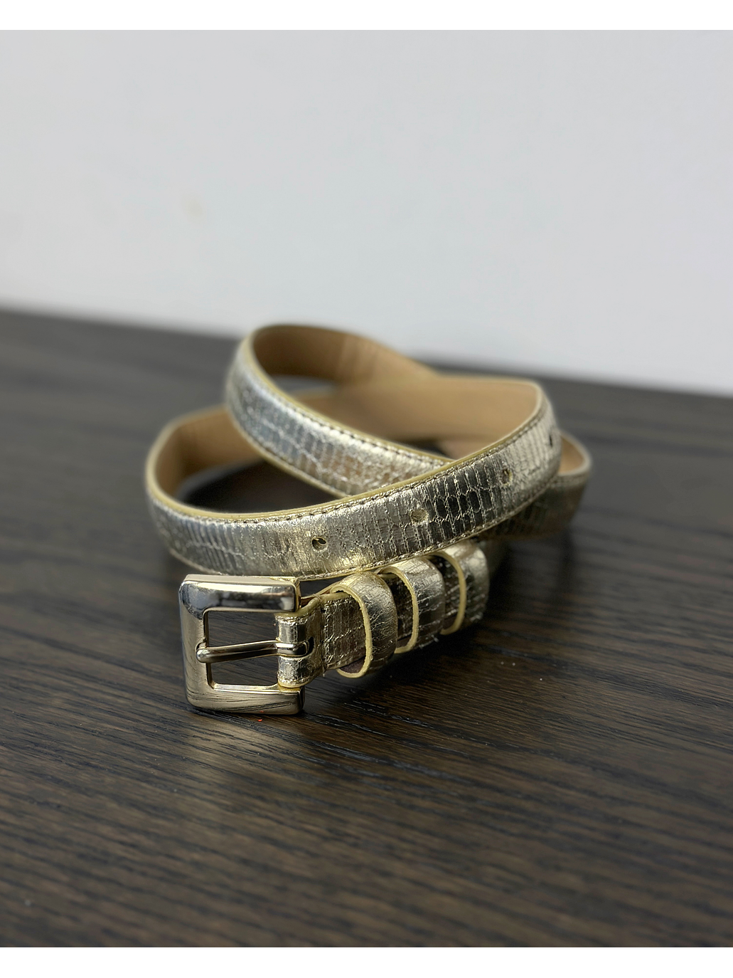 Cinturón metalizado textura piel 1