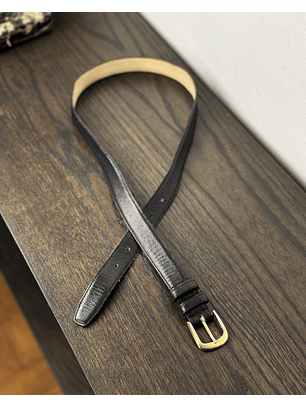 Cinturón negro de cuero