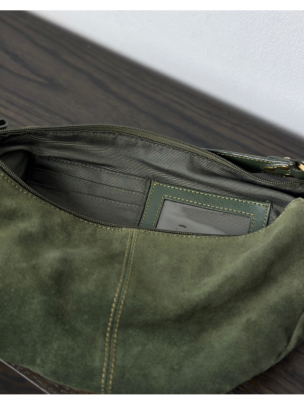 Cartera de gamuza verde 5