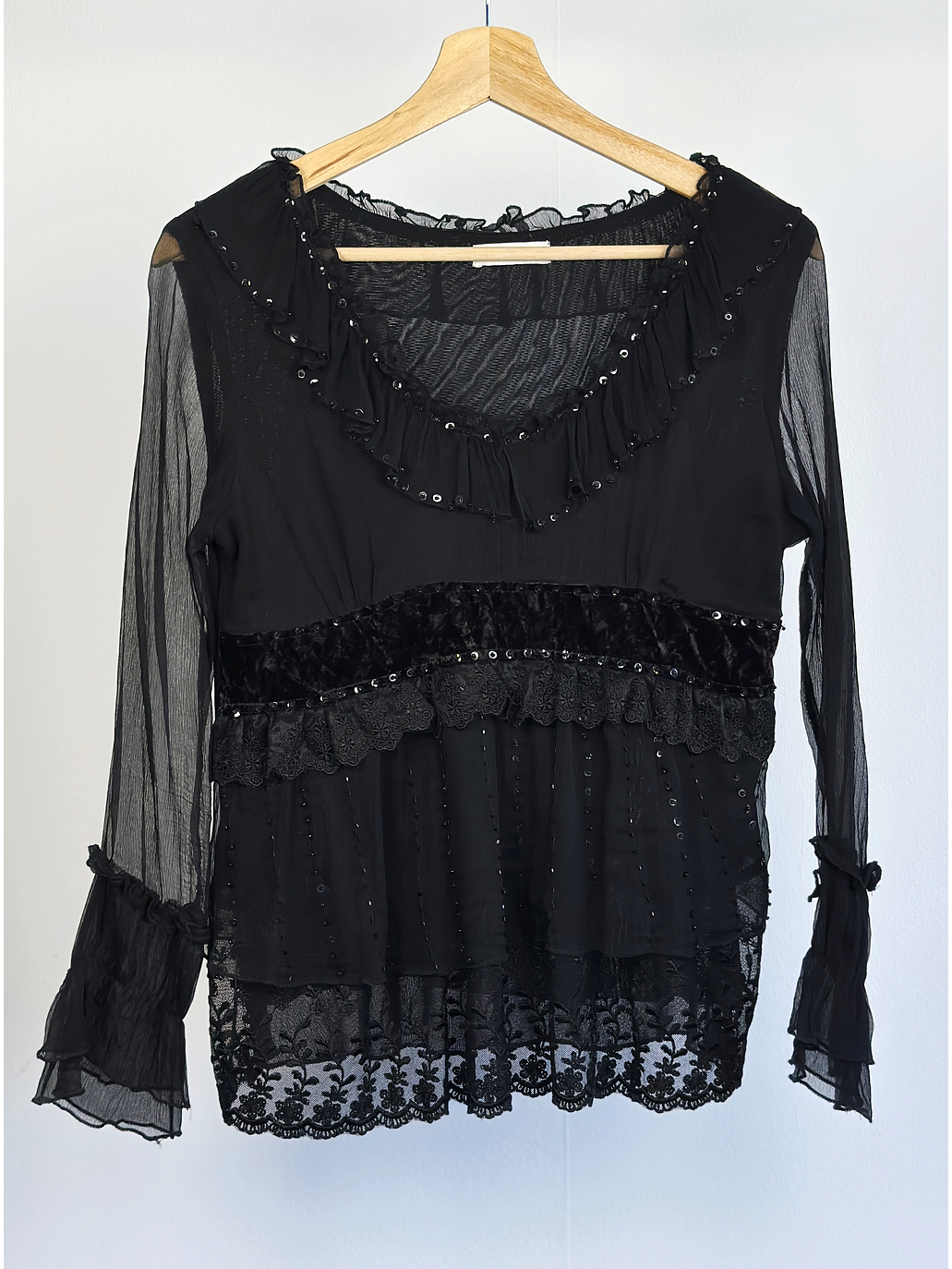Blusa vuelos seda negra 1