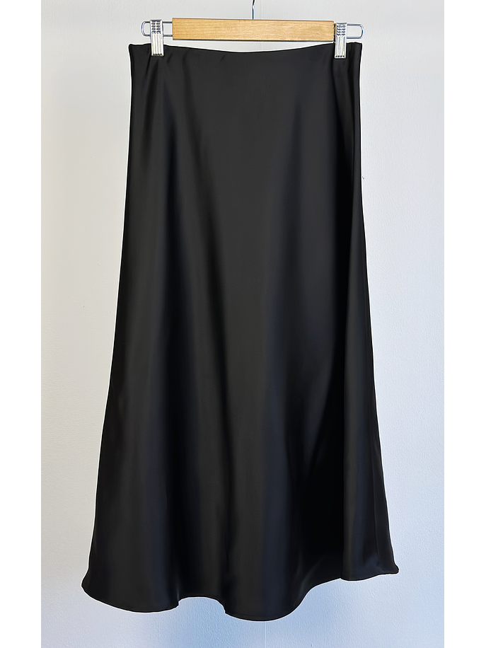falda negra satinada 3