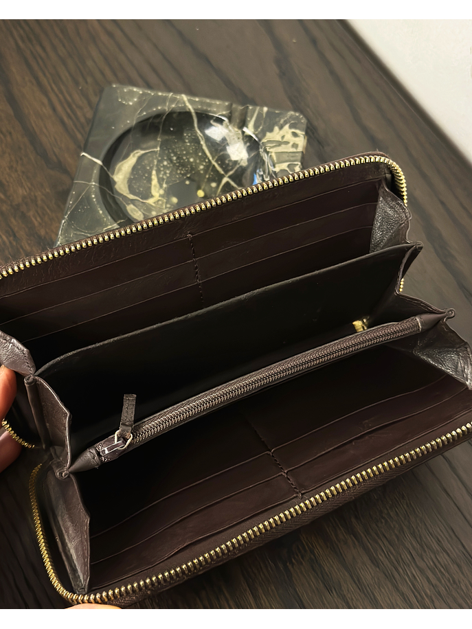 Billetera larga café de cuero 5