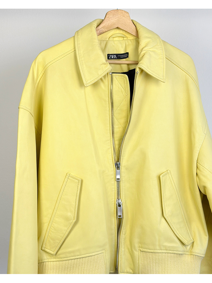 chaqueta de cuero amarilla 3
