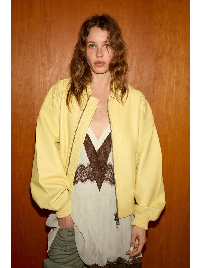 chaqueta de cuero amarilla 10