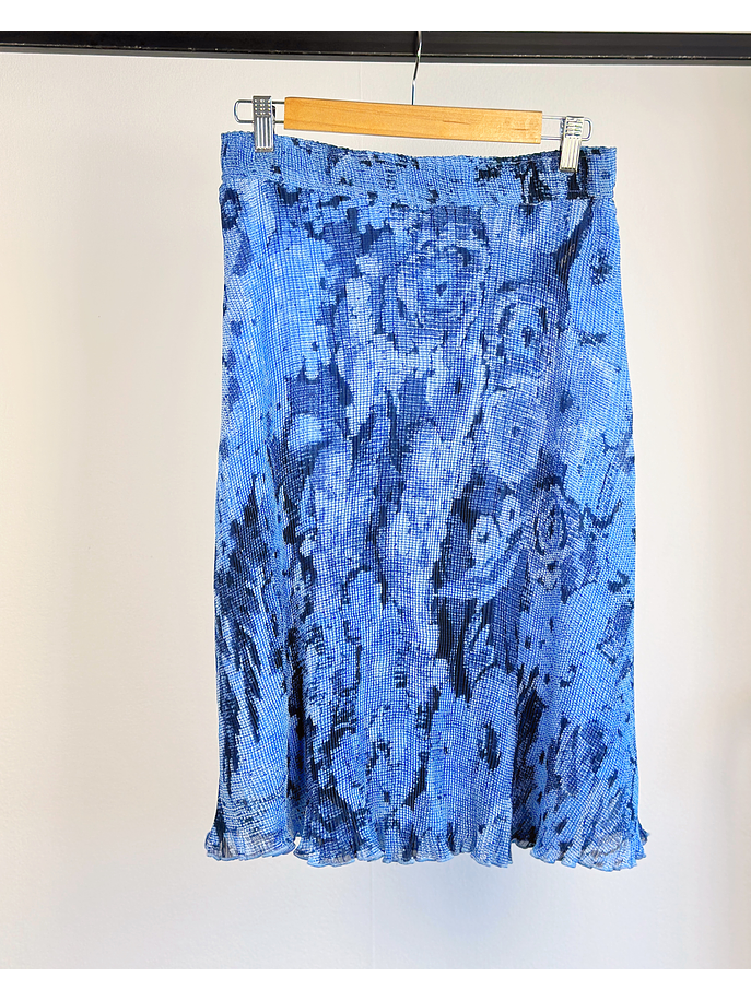 Falda azul floreada plisada 4