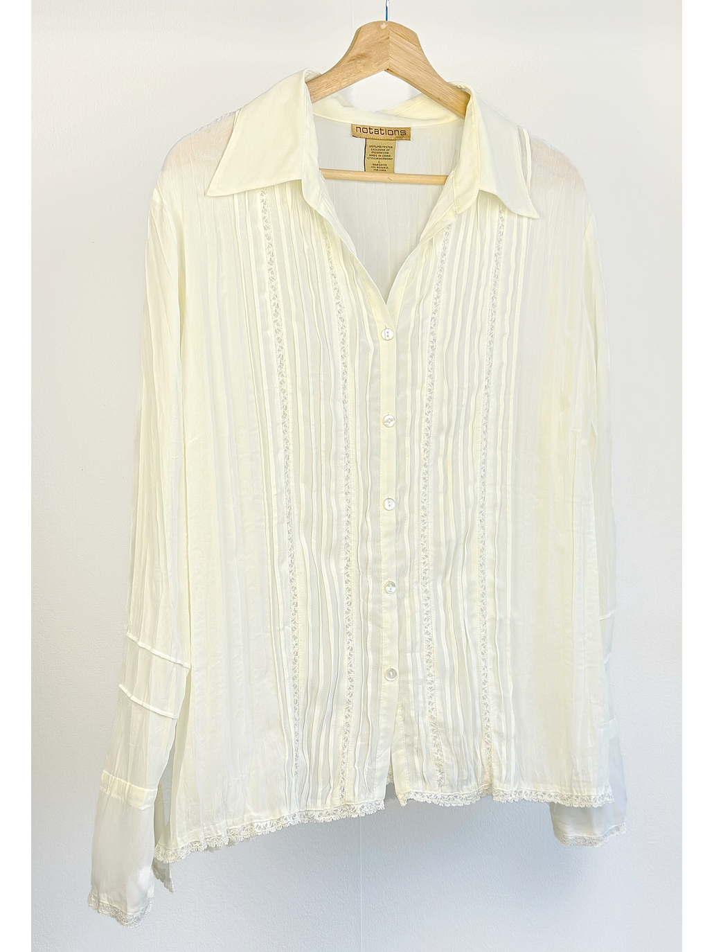 Camisa crema plisada  1