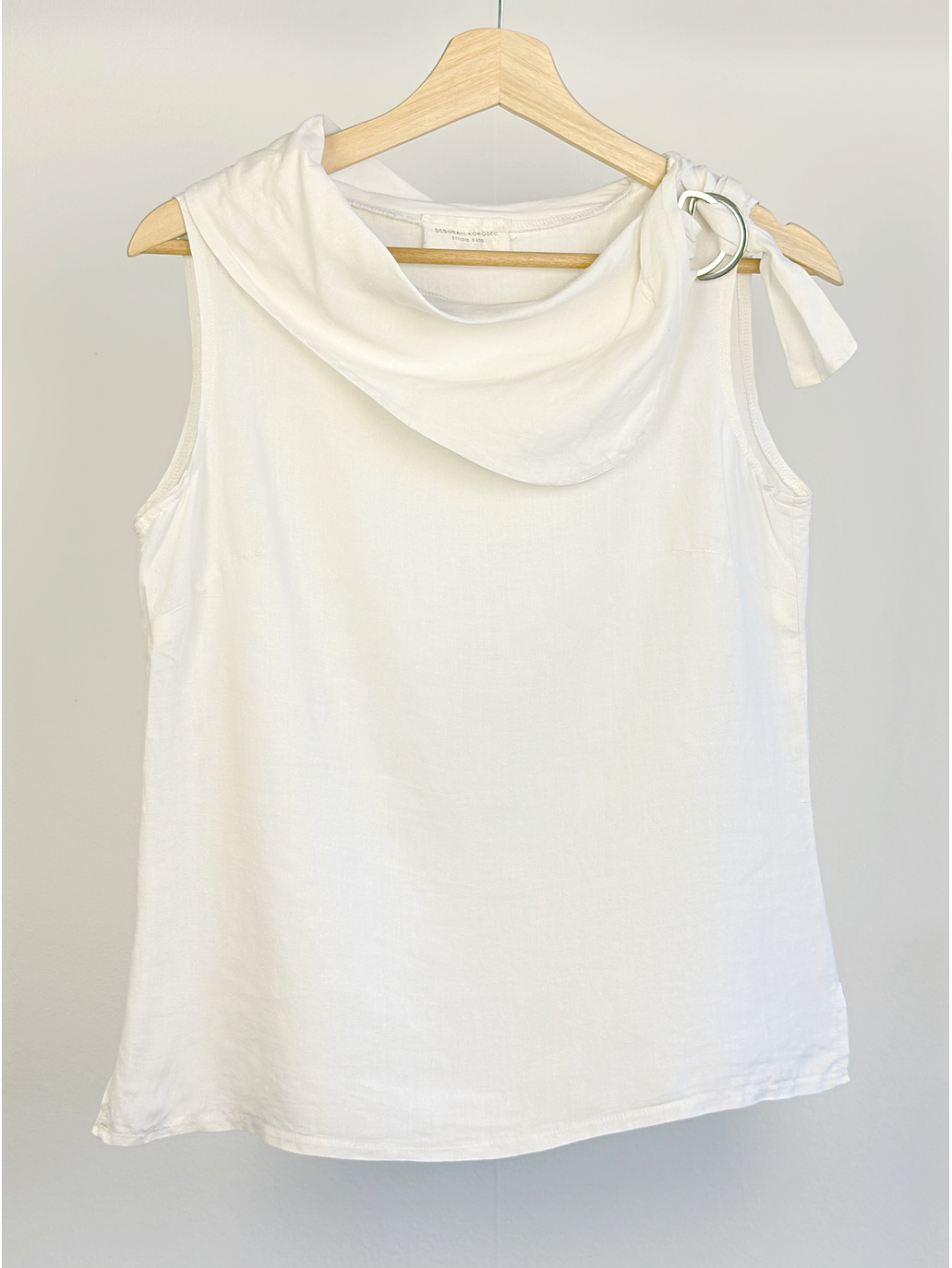Top blanco cuello caido 1