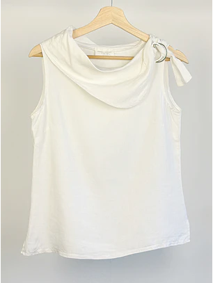 Top blanco cuello caido