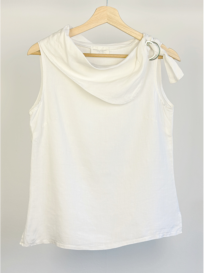 Top blanco cuello caido 1