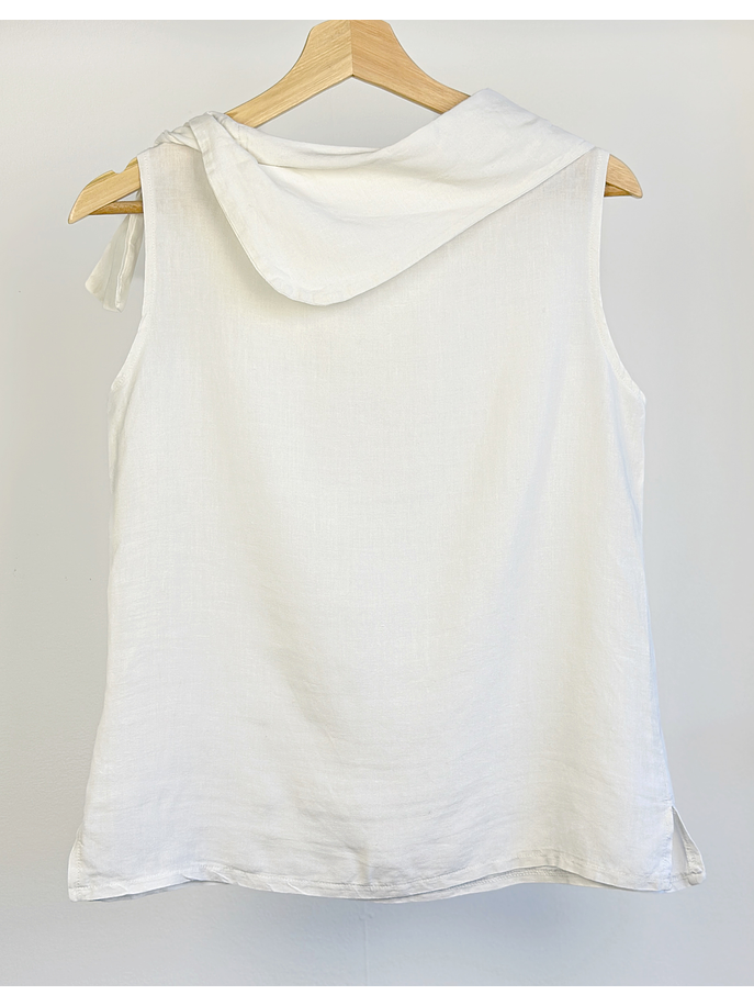 Top blanco cuello caido 3