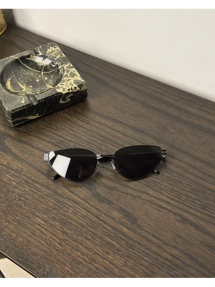 Lentes de sol negros 7