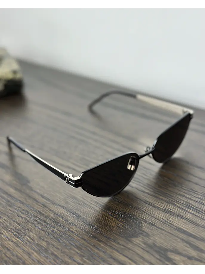 Lentes de sol negros 9