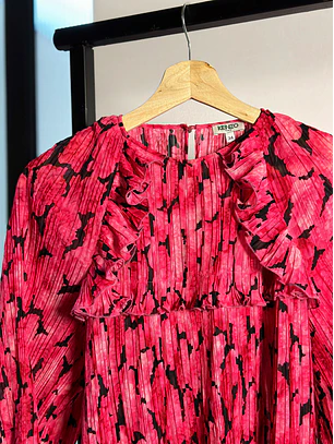 Blusa floreada plisada