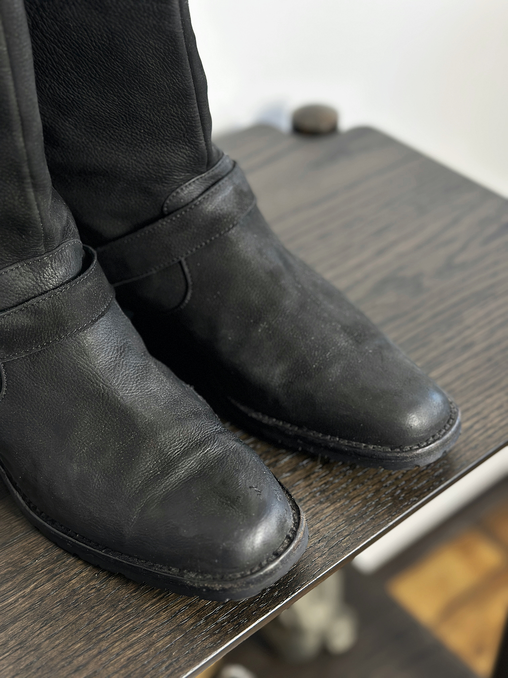 Botas negras de cuero 10