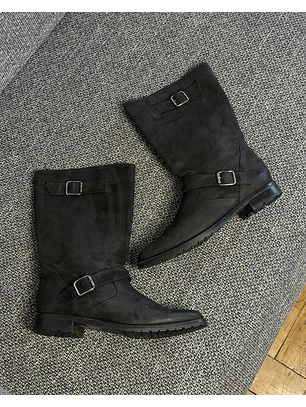 Botas negras de cuero