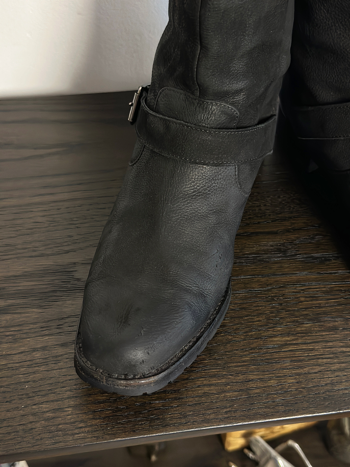 Botas negras de cuero 11