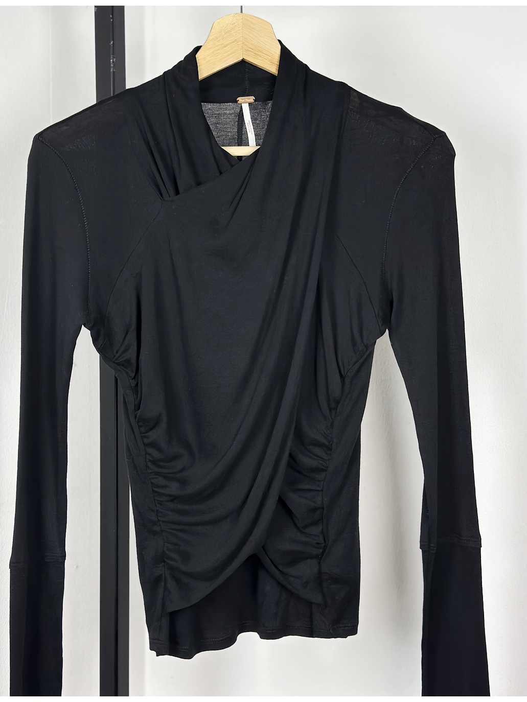 Top negro drapeado 2