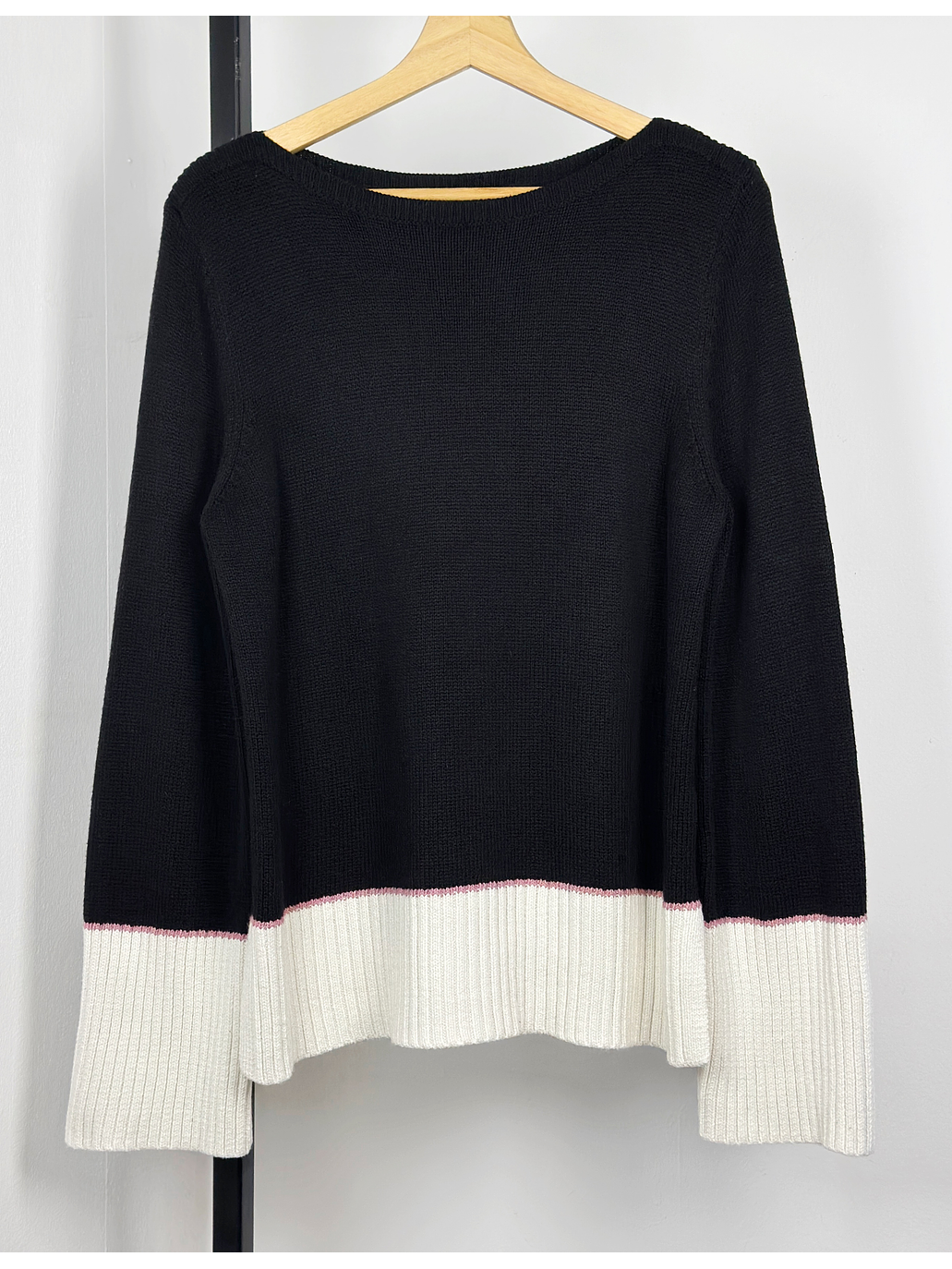 Chaleco negro cuello bote 1