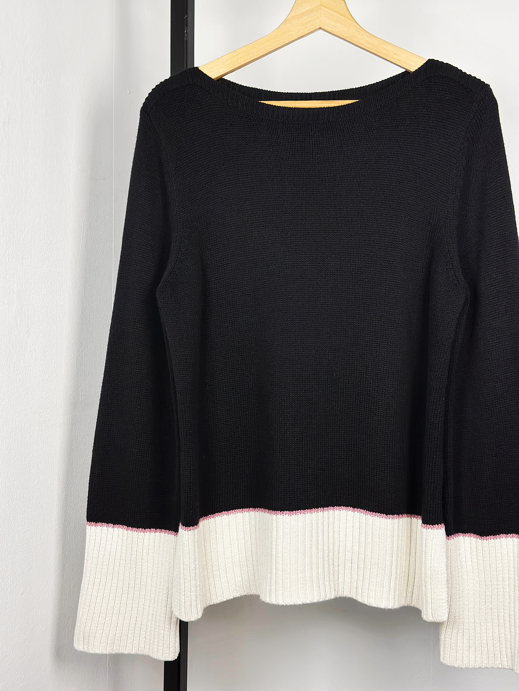 Chaleco negro cuello bote 4